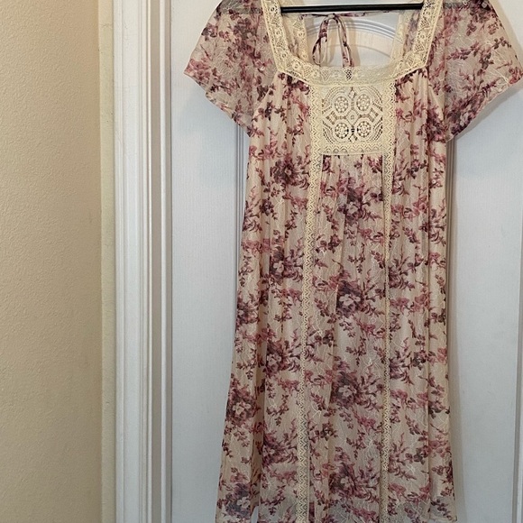 Vizio Dresses & Skirts - Vizio Bohemian Floral Lace Summer Dress | Size Medium